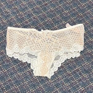 New Victoria's Secret Lace Panties in Cream and white size small cheeky